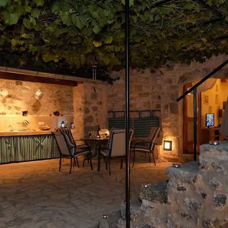 Stone House And Clio בית נופש Vrbanj