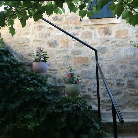 Stone House And Clio * Vrbanj